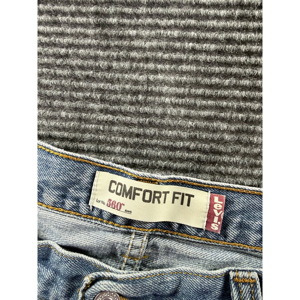 Levis 560 Comfort Fit Vintage Jeans Mens 35x32 Light Wash Denim Tapered Leg Blue - Picture 11 of 12